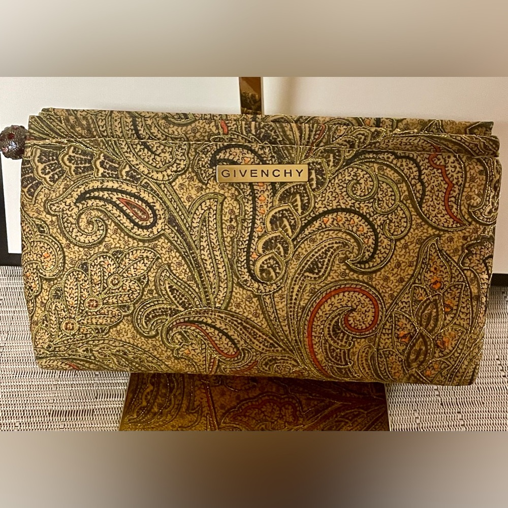 Givenchy - Paisley Embroidered Clutch W/ Crystal Zipper Pull | Like New - VTG - Picture 2 of 9